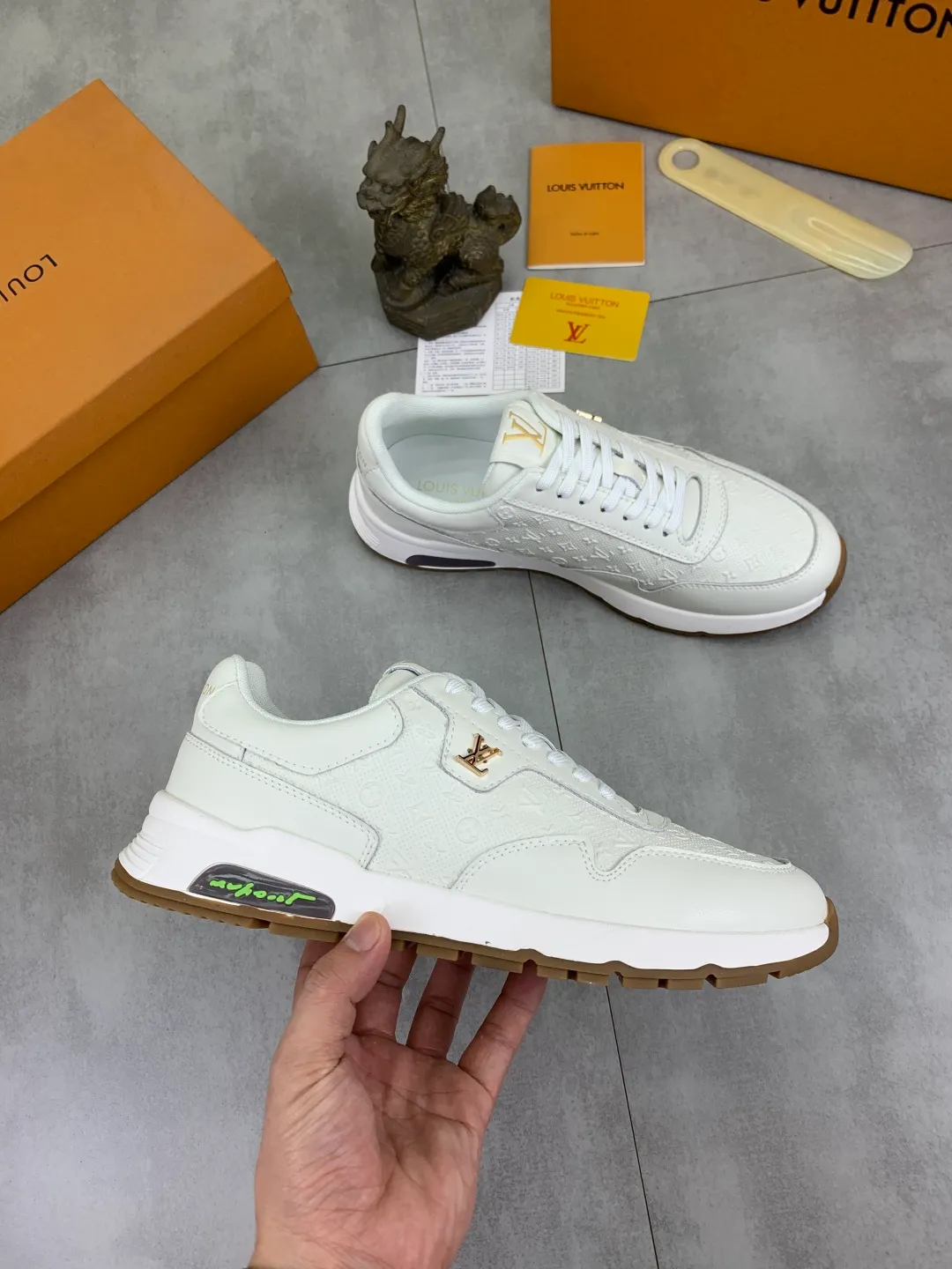 Men's Men's Shoes 💰P440💰【New Style】Yangli🆘 💭💭New model launched【LOUlS VUlTTON】Louis Vuitton's new low-top men's shoes, high quality, support inspection! This style comes from Italy with a variety of styles, very energetic and creative, giving people a comfortable and atmospheric visual impact❗Synchronization, the upper is made of silk calfskin with original LV, imported soft sheepskin lining🐑Purely hand-stitched; LV original rubber outsole 2️⃣color options available Size: 38~44